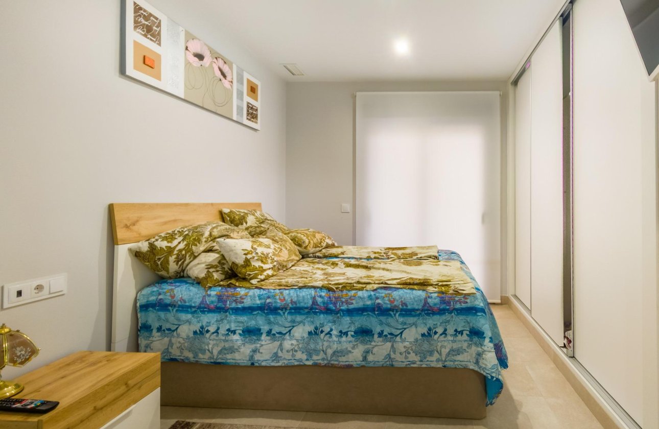 Herverkoop - Appartement -
Torrevieja - Estacion De Autobuses