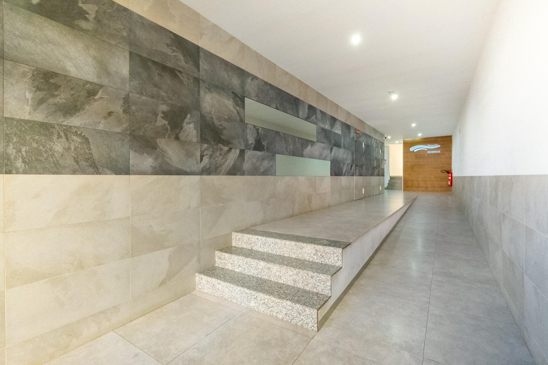 Herverkoop - Appartement -
Torrevieja - Estacion De Autobuses