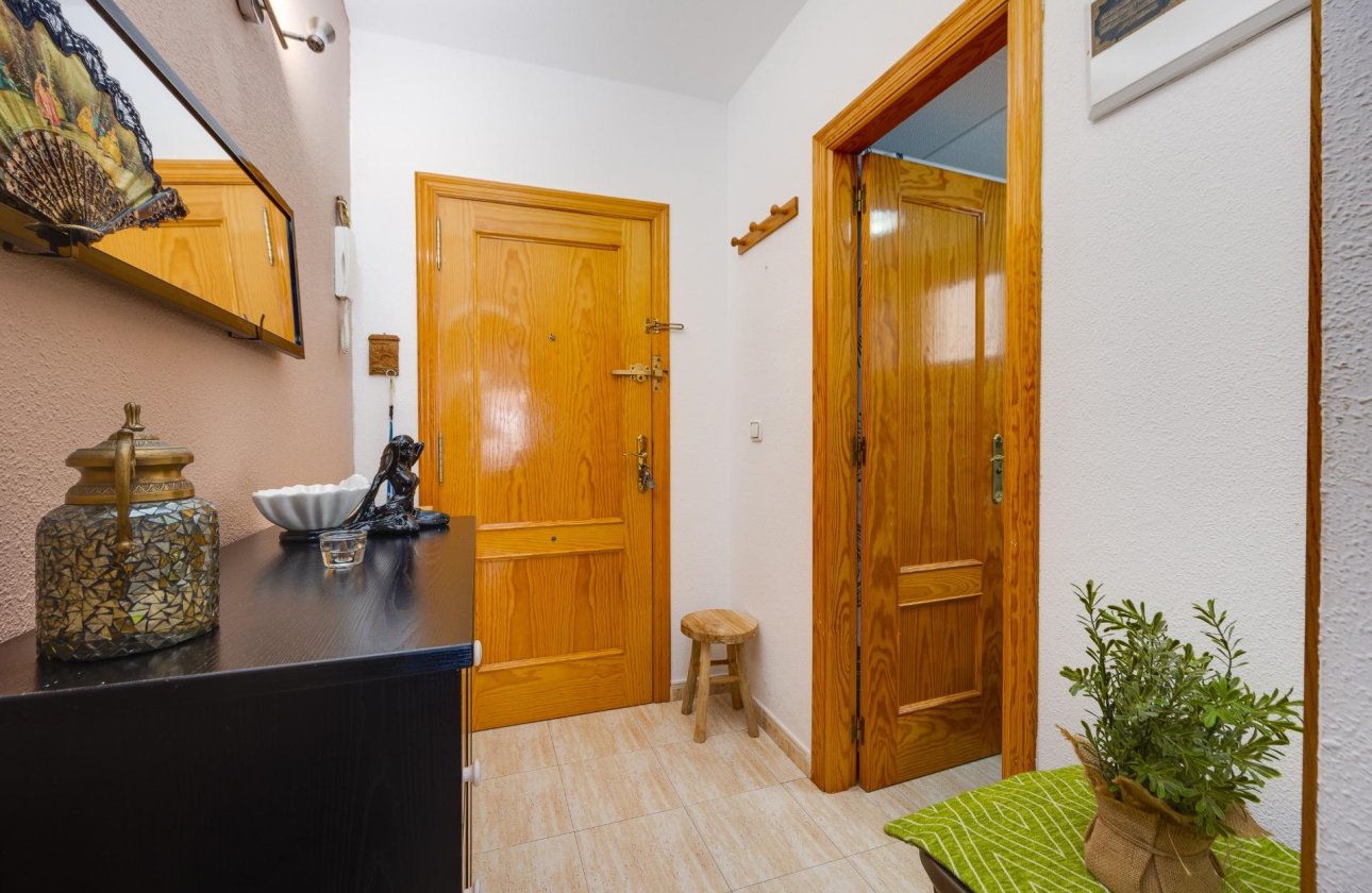 Herverkoop - Appartement -
Torrevieja - Estacion De Autobuses