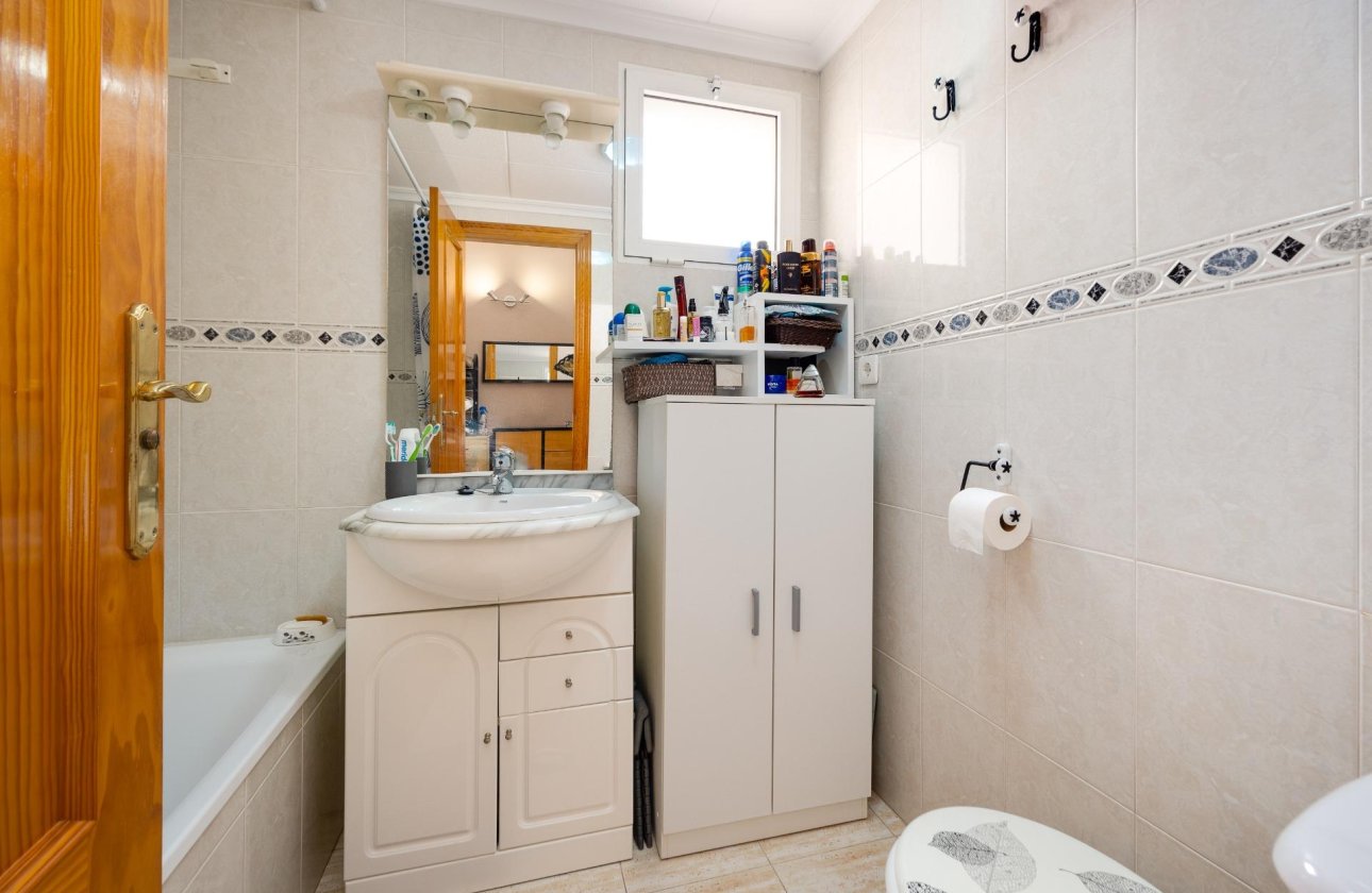 Herverkoop - Appartement -
Torrevieja - Estacion De Autobuses