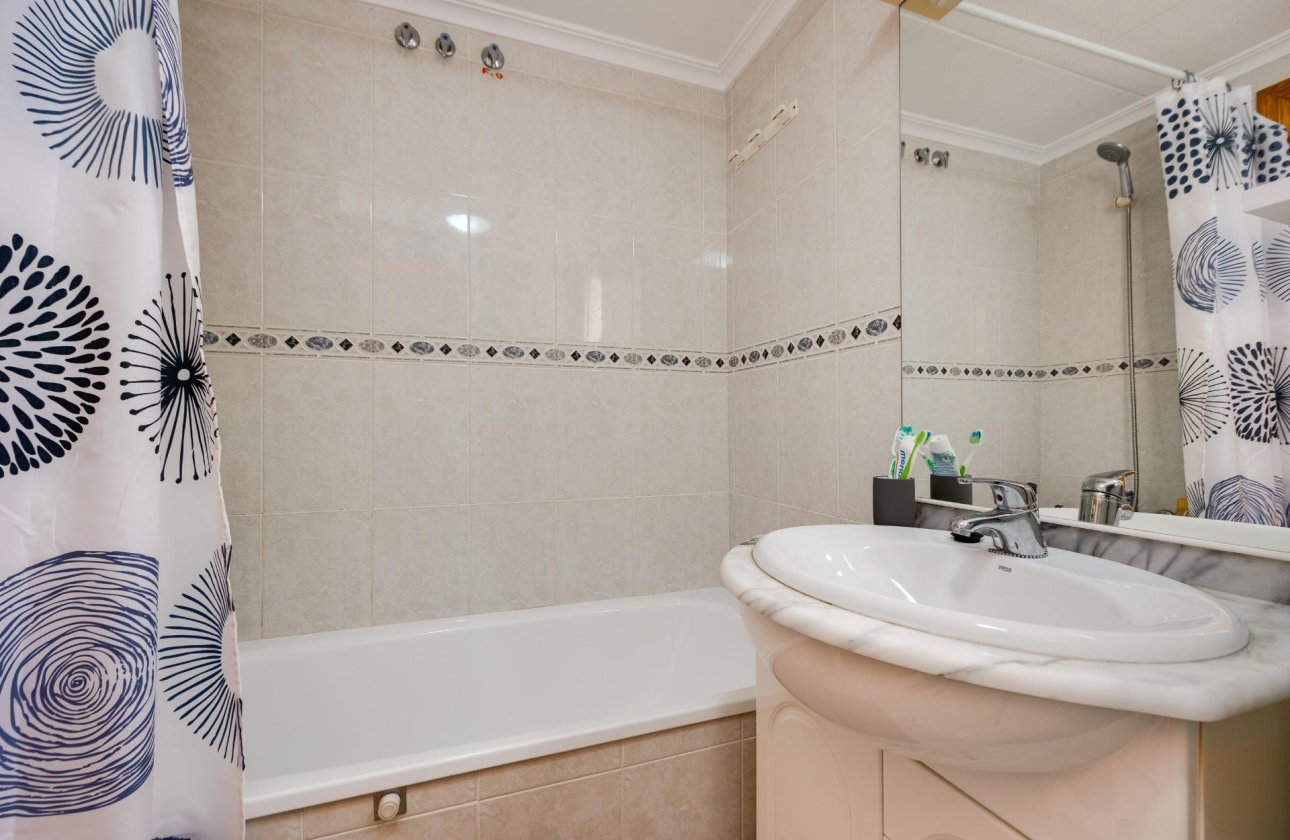 Herverkoop - Appartement -
Torrevieja - Estacion De Autobuses