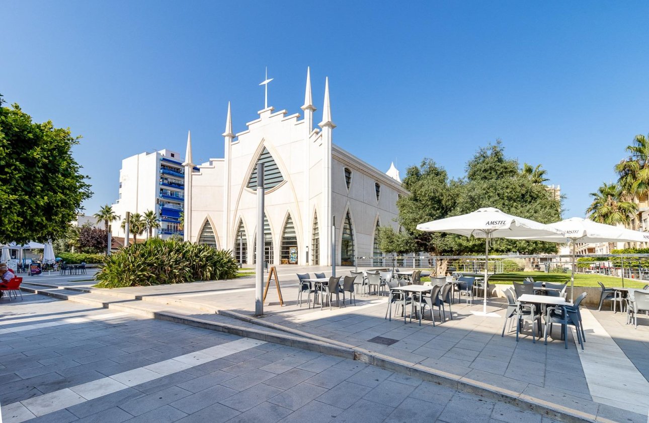 Herverkoop - Appartement -
Torrevieja - Estacion De Autobuses