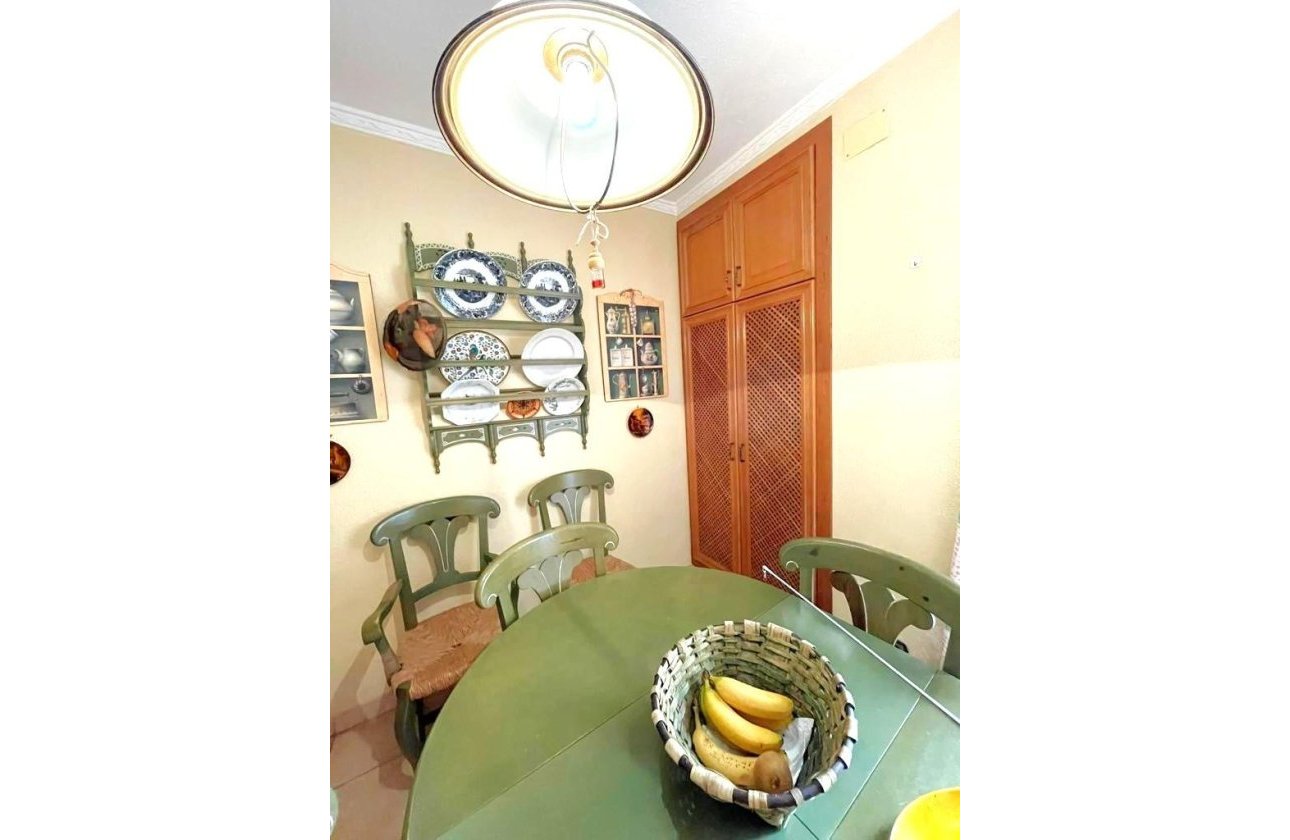 Herverkoop - Appartement -
Torrevieja - Estacion De Autobuses