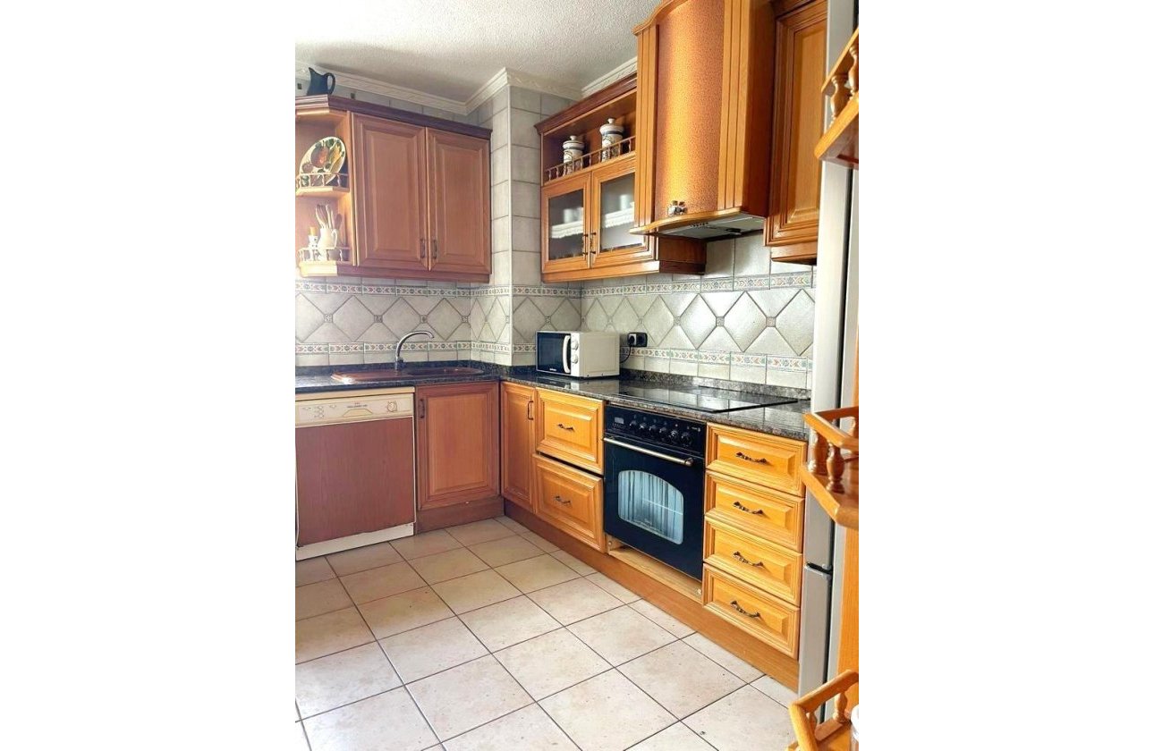 Herverkoop - Appartement -
Torrevieja - Estacion De Autobuses