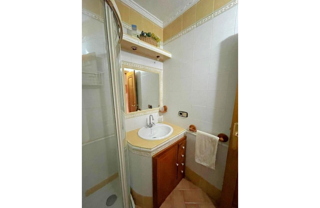 Herverkoop - Appartement -
Torrevieja - Estacion De Autobuses