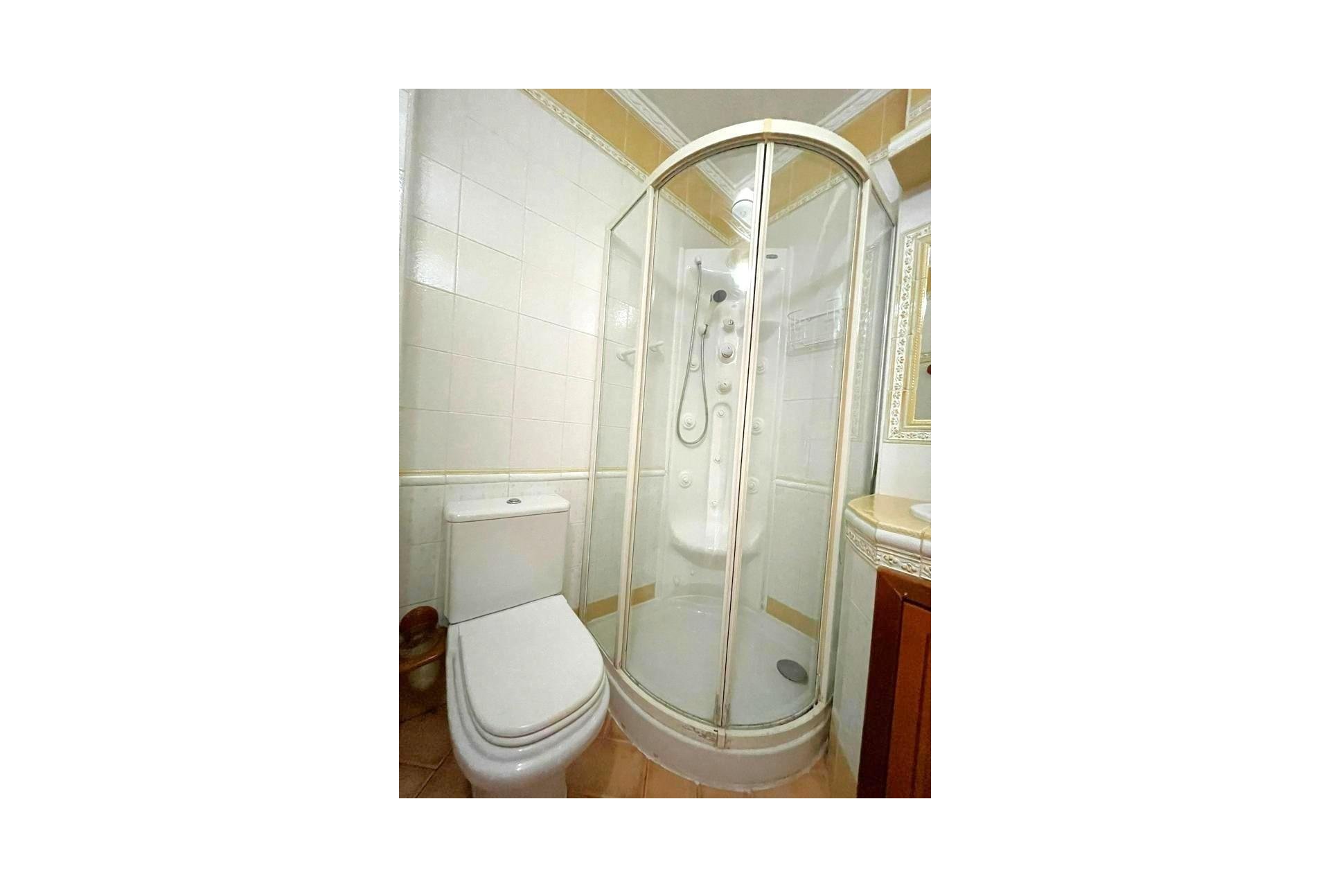 Herverkoop - Appartement -
Torrevieja - Estacion De Autobuses