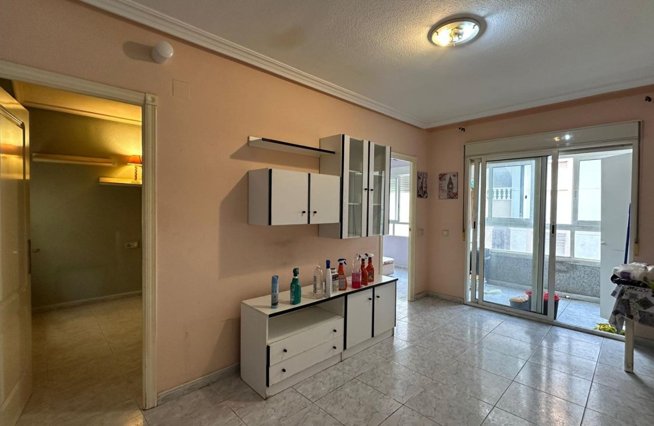 Herverkoop - Appartement -
Torrevieja - Estacion De Autobuses