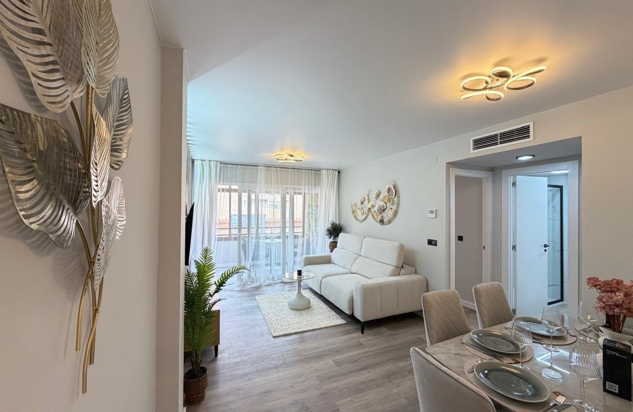 Herverkoop - Appartement -
Torrevieja - Estacion De Autobuses