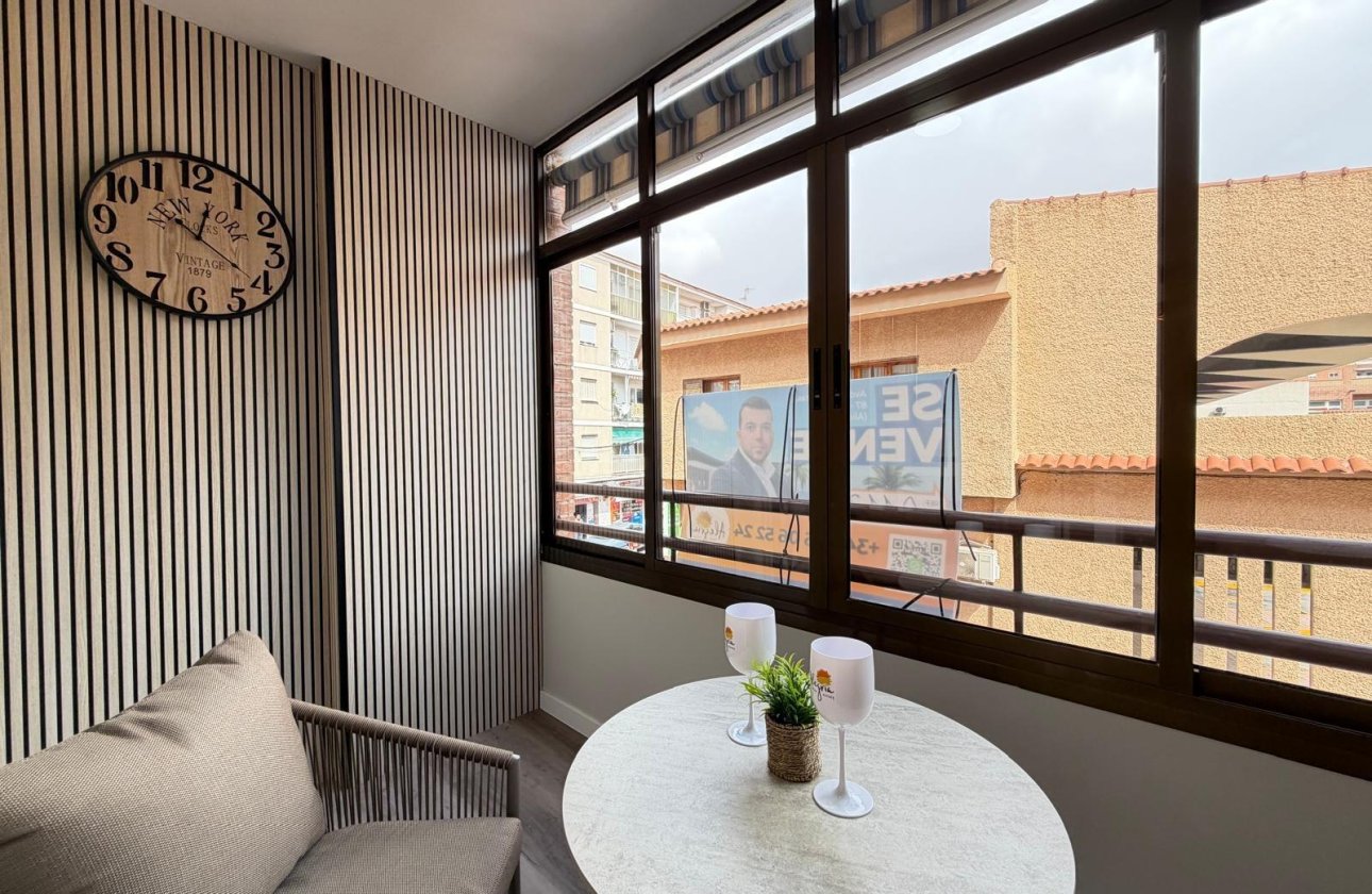 Herverkoop - Appartement -
Torrevieja - Estacion De Autobuses