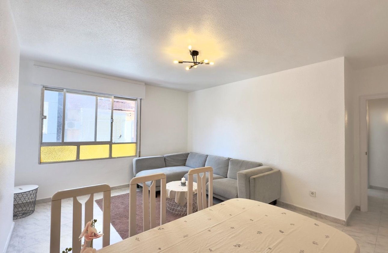 Herverkoop - Appartement -
Torrevieja - Estacion De Autobuses
