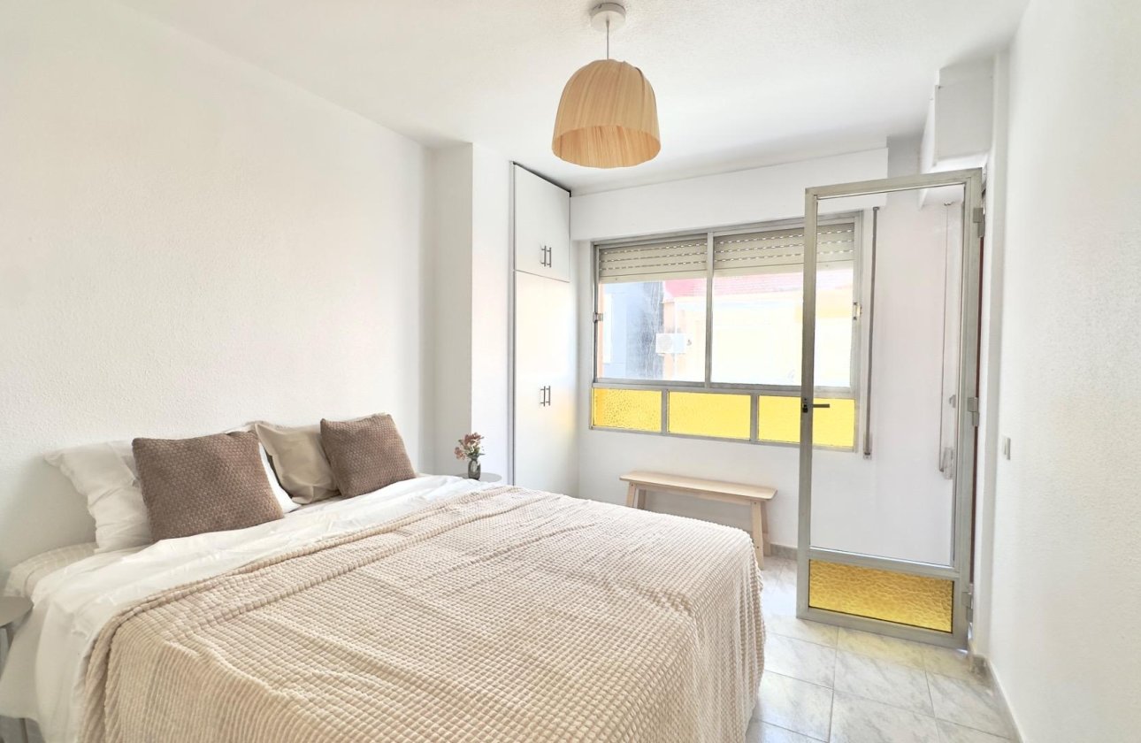 Herverkoop - Appartement -
Torrevieja - Estacion De Autobuses