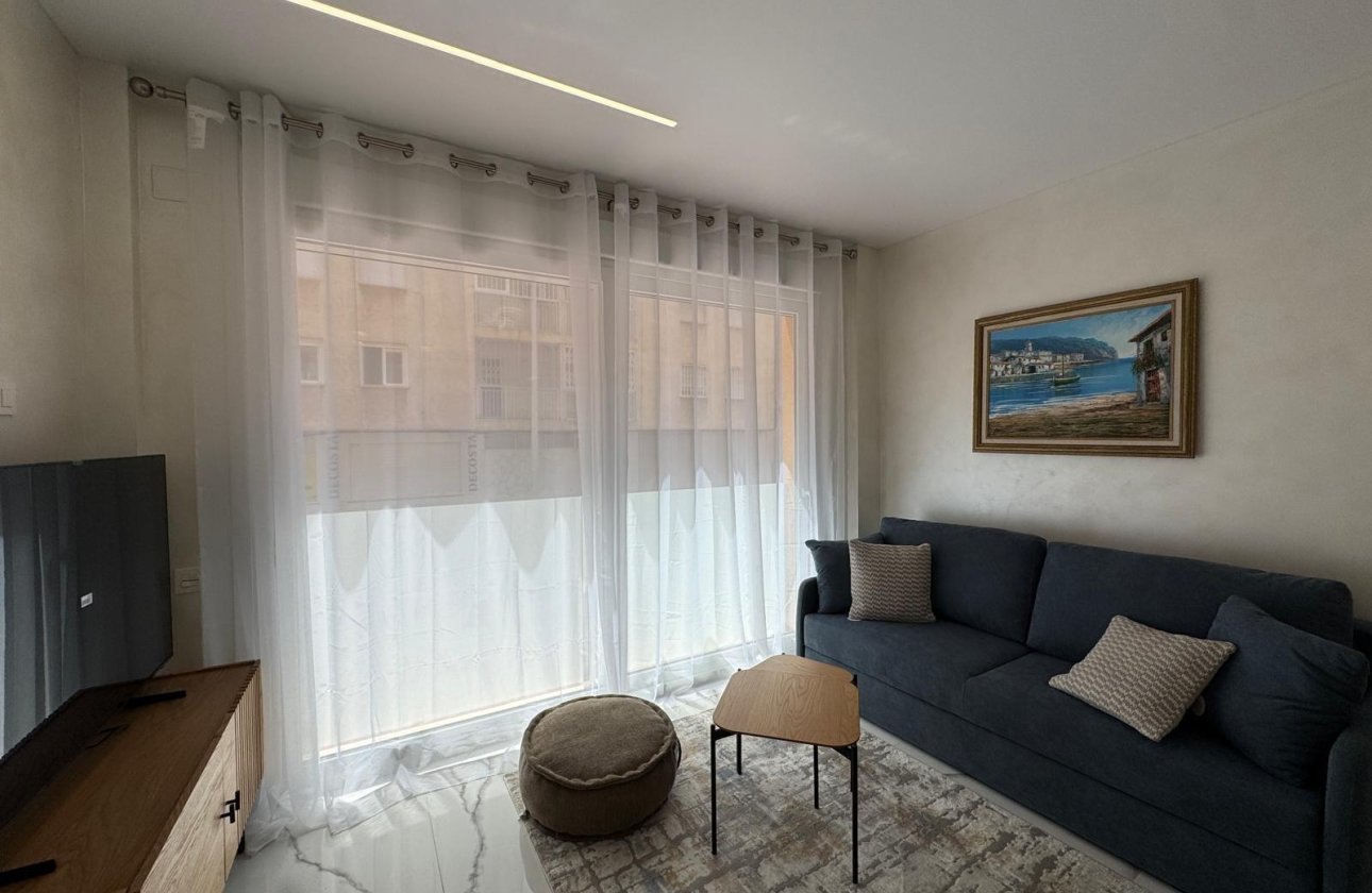 Herverkoop - Appartement -
Torrevieja - Estacion De Autobuses