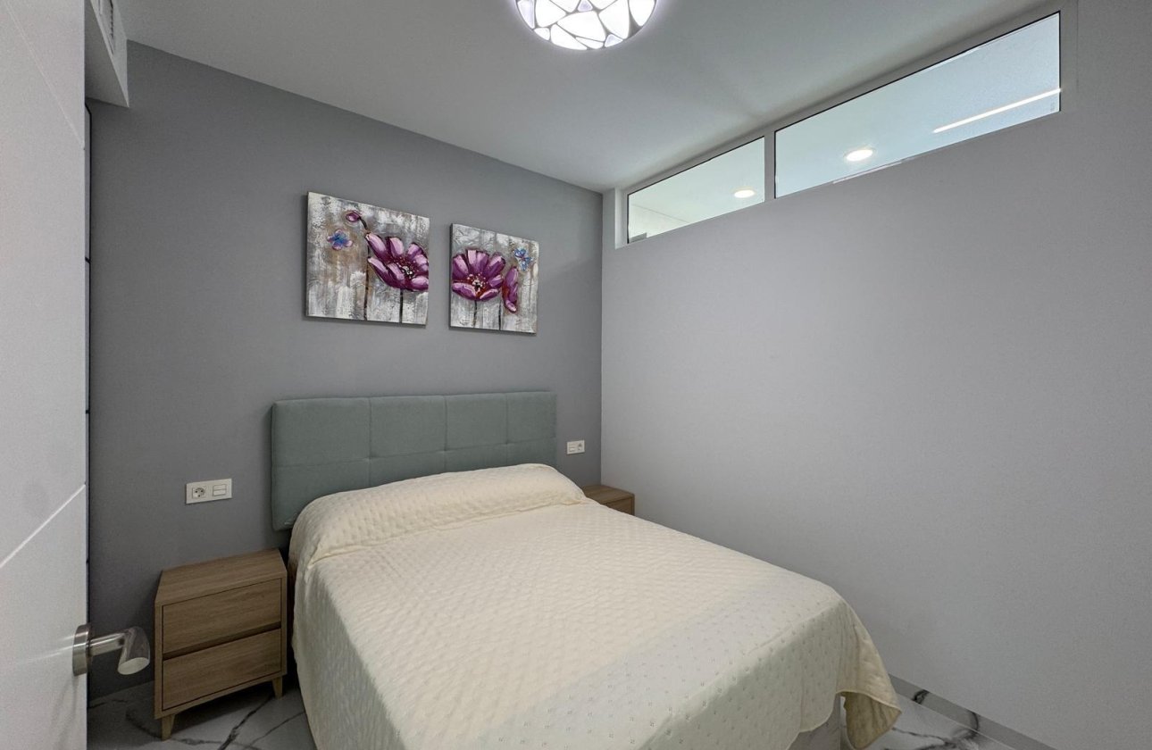 Herverkoop - Appartement -
Torrevieja - Estacion De Autobuses