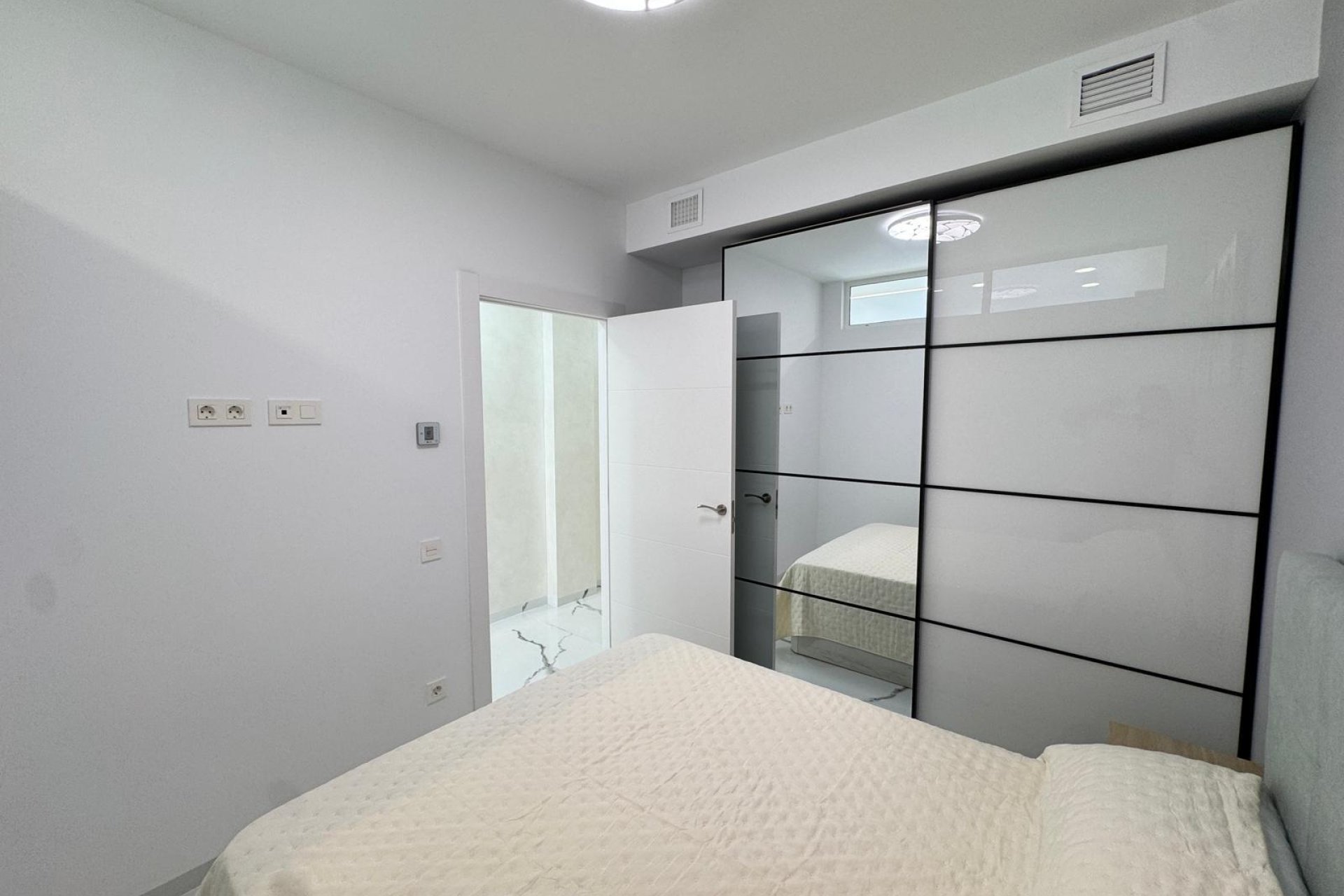 Herverkoop - Appartement -
Torrevieja - Estacion De Autobuses