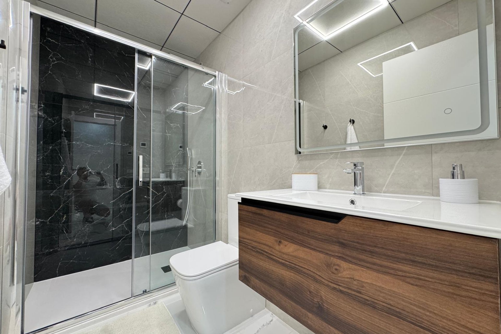 Herverkoop - Appartement -
Torrevieja - Estacion De Autobuses