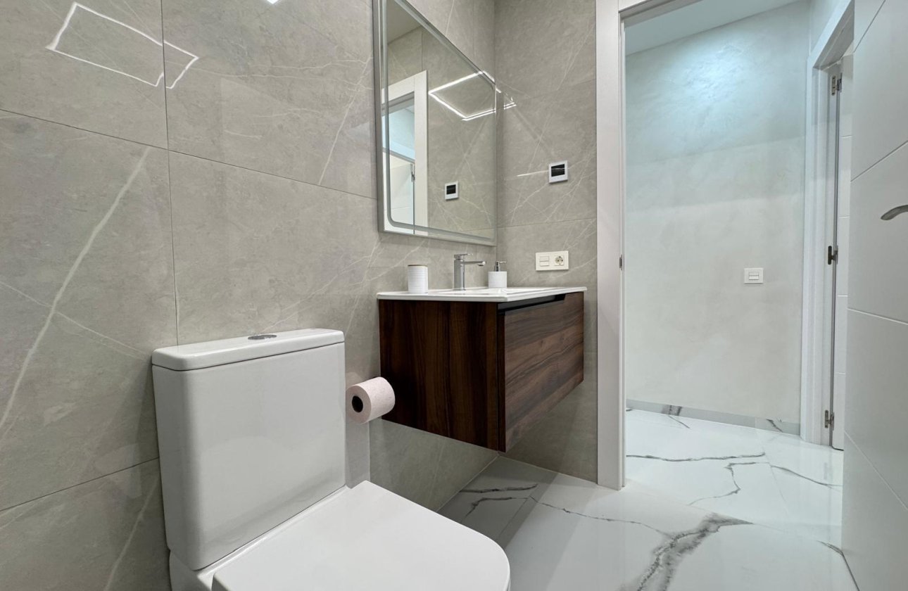 Herverkoop - Appartement -
Torrevieja - Estacion De Autobuses