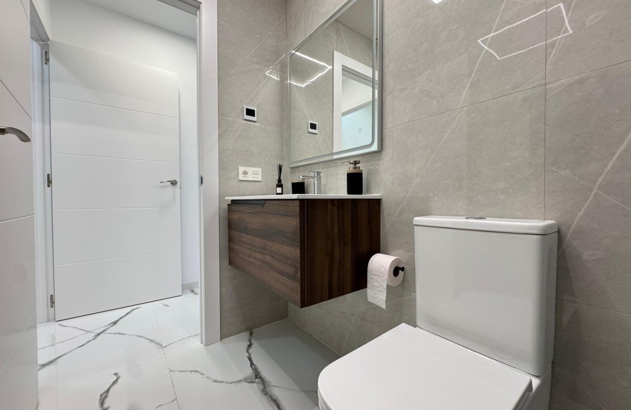 Herverkoop - Appartement -
Torrevieja - Estacion De Autobuses