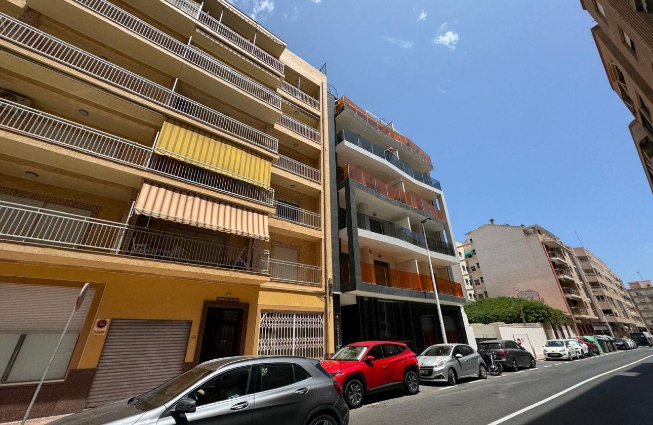 Herverkoop - Appartement -
Torrevieja - Estacion De Autobuses