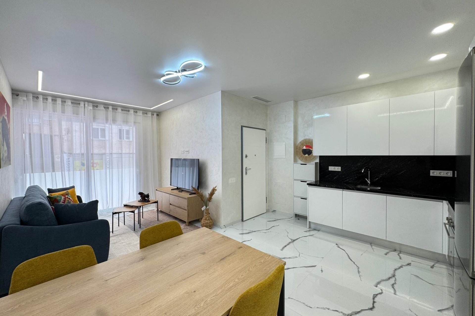 Herverkoop - Appartement -
Torrevieja - Estacion De Autobuses