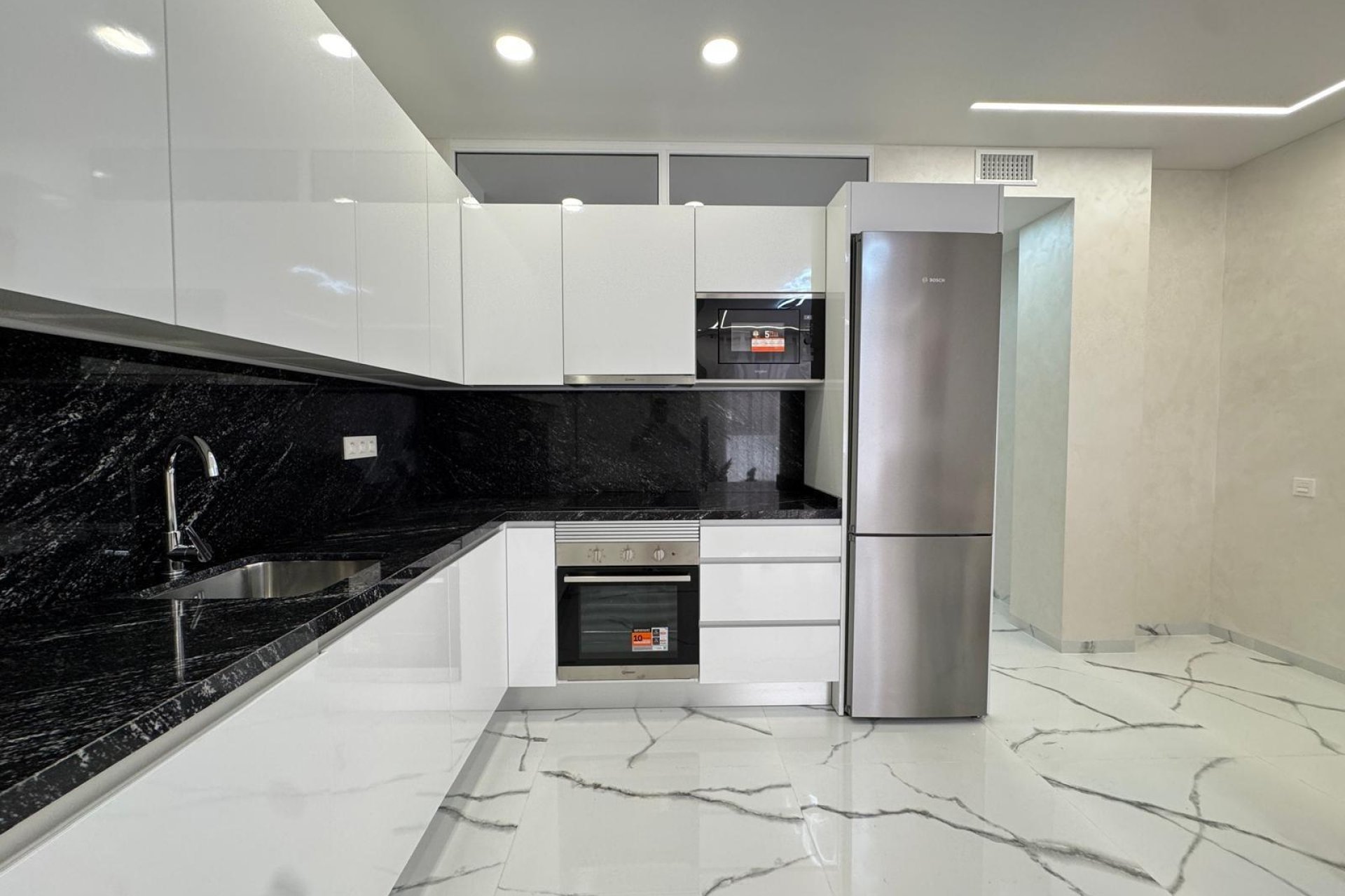 Herverkoop - Appartement -
Torrevieja - Estacion De Autobuses