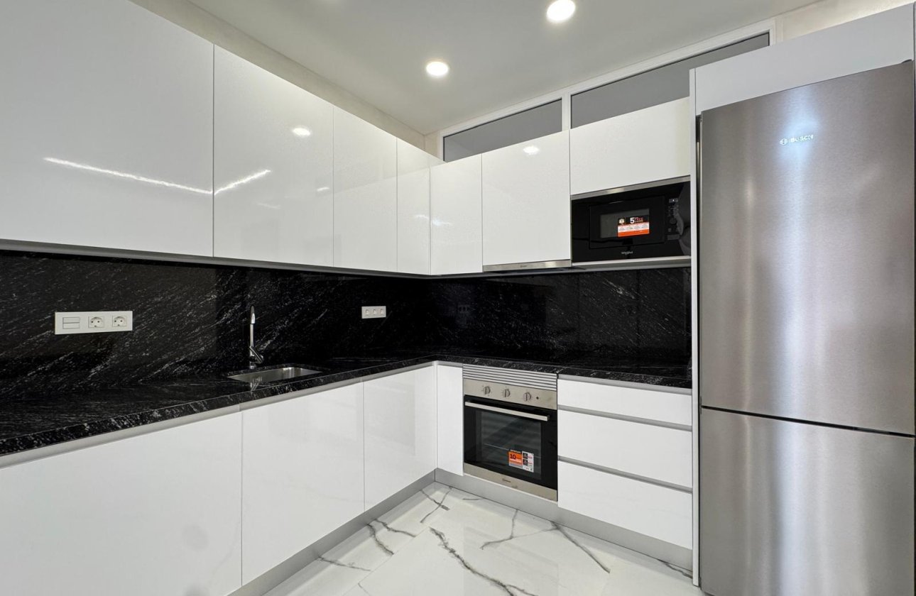 Herverkoop - Appartement -
Torrevieja - Estacion De Autobuses