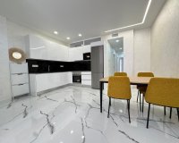 Herverkoop - Appartement -
Torrevieja - Estacion De Autobuses