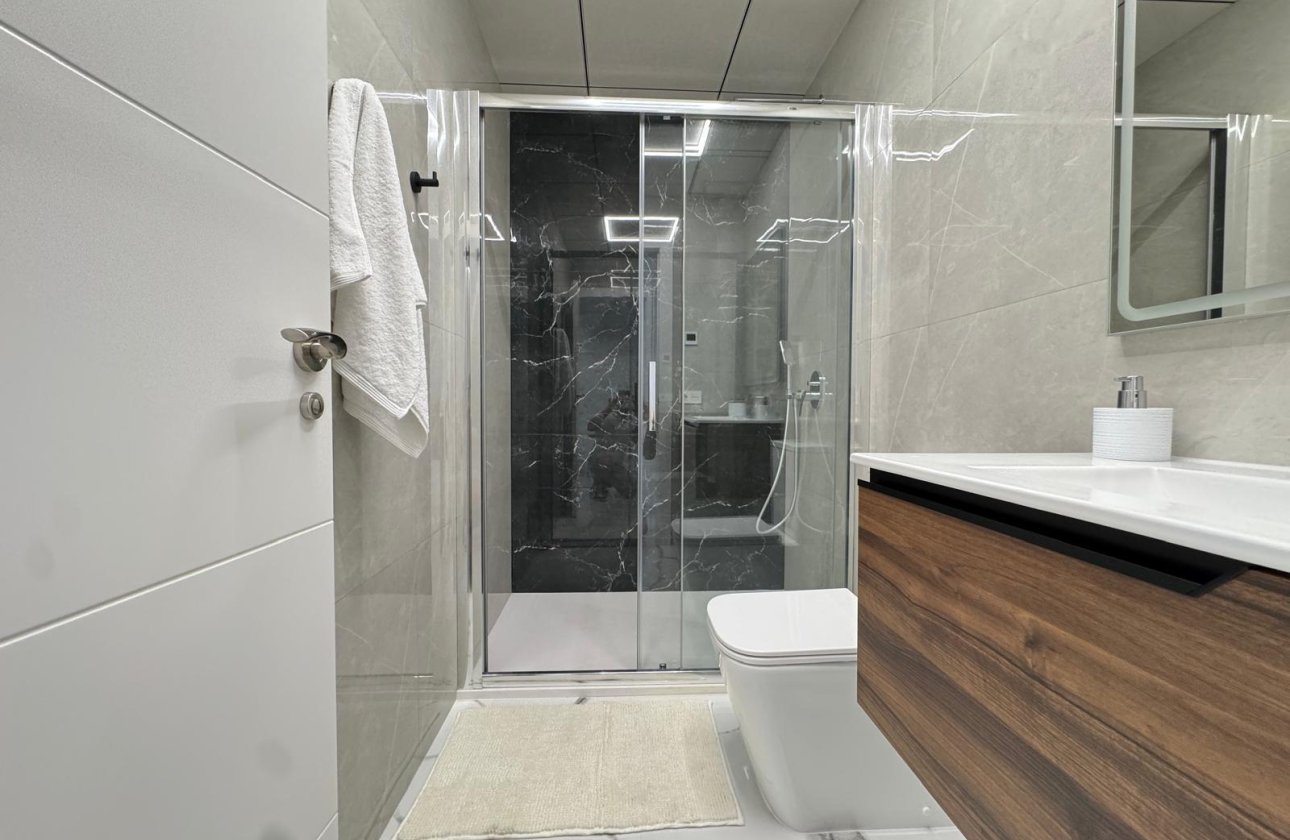 Herverkoop - Appartement -
Torrevieja - Estacion De Autobuses