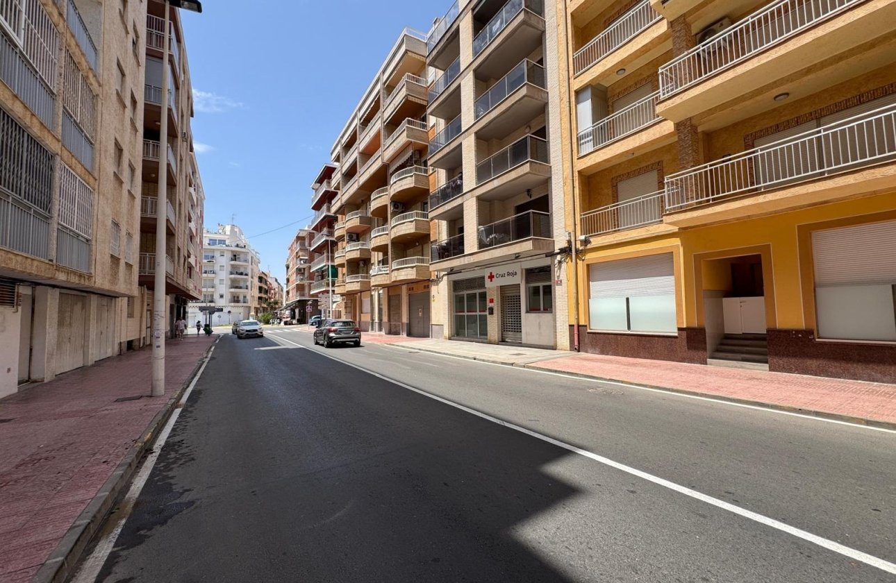 Herverkoop - Appartement -
Torrevieja - Estacion De Autobuses