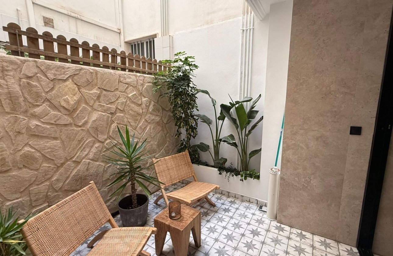 Herverkoop - Appartement -
Torrevieja - Estacion De Autobuses