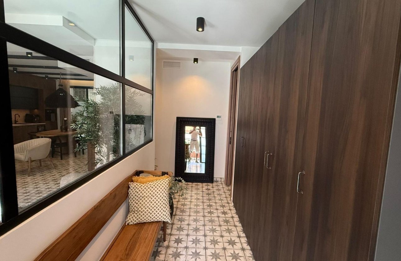 Herverkoop - Appartement -
Torrevieja - Estacion De Autobuses