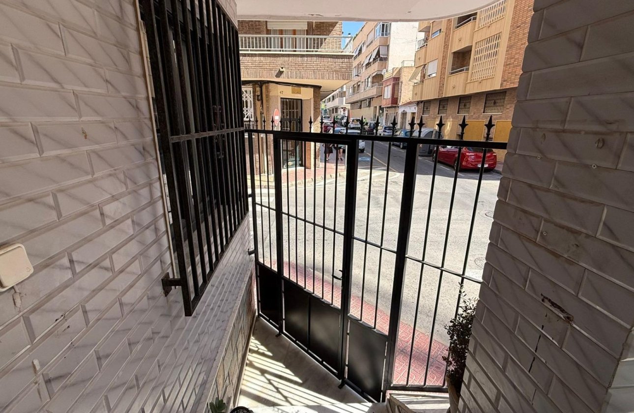 Herverkoop - Appartement -
Torrevieja - Estacion De Autobuses