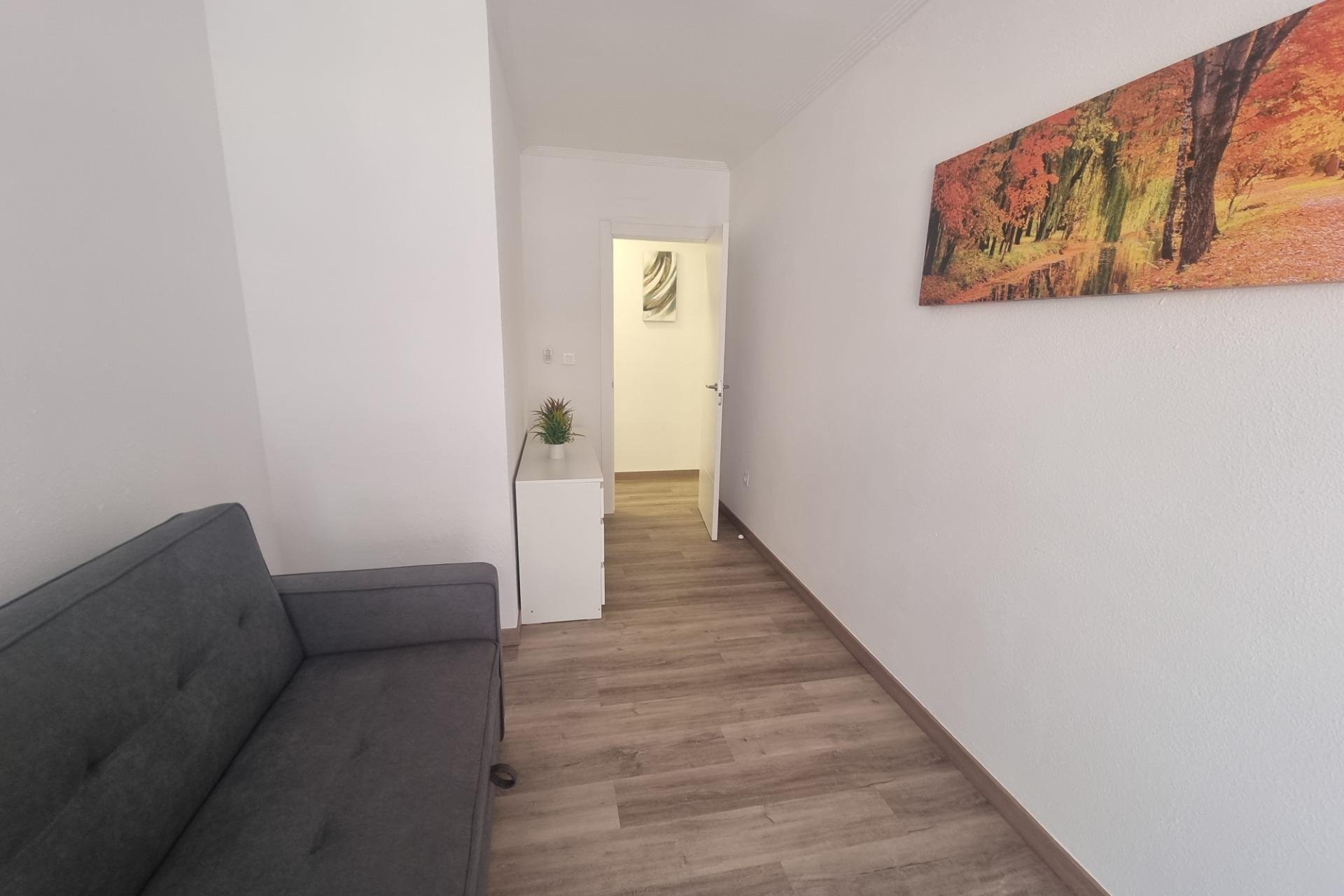 Herverkoop - Appartement -
Torrevieja - Estacion De Autobuses