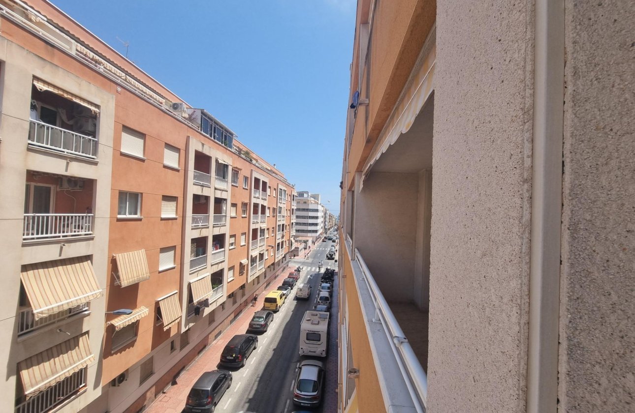 Herverkoop - Appartement -
Torrevieja - Estacion De Autobuses
