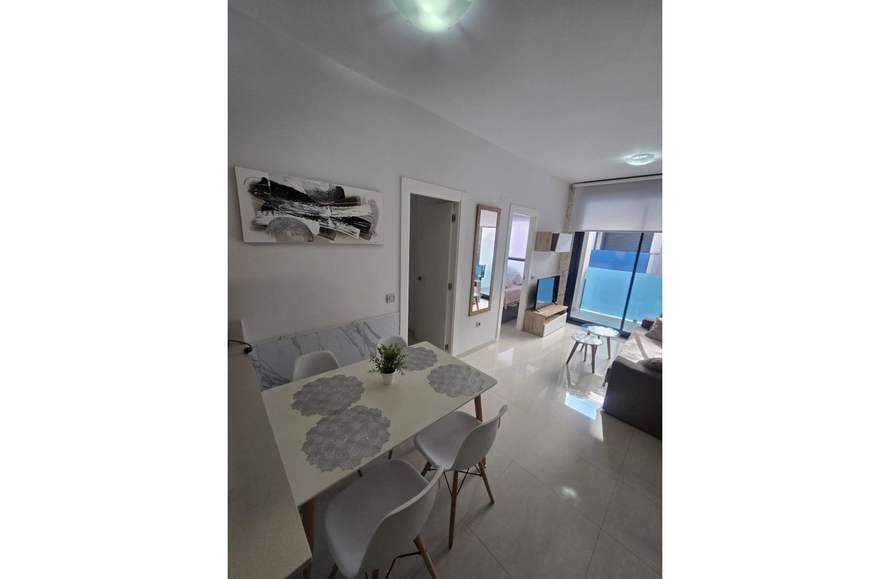 Herverkoop - Appartement -
Torrevieja - Estacion De Autobuses