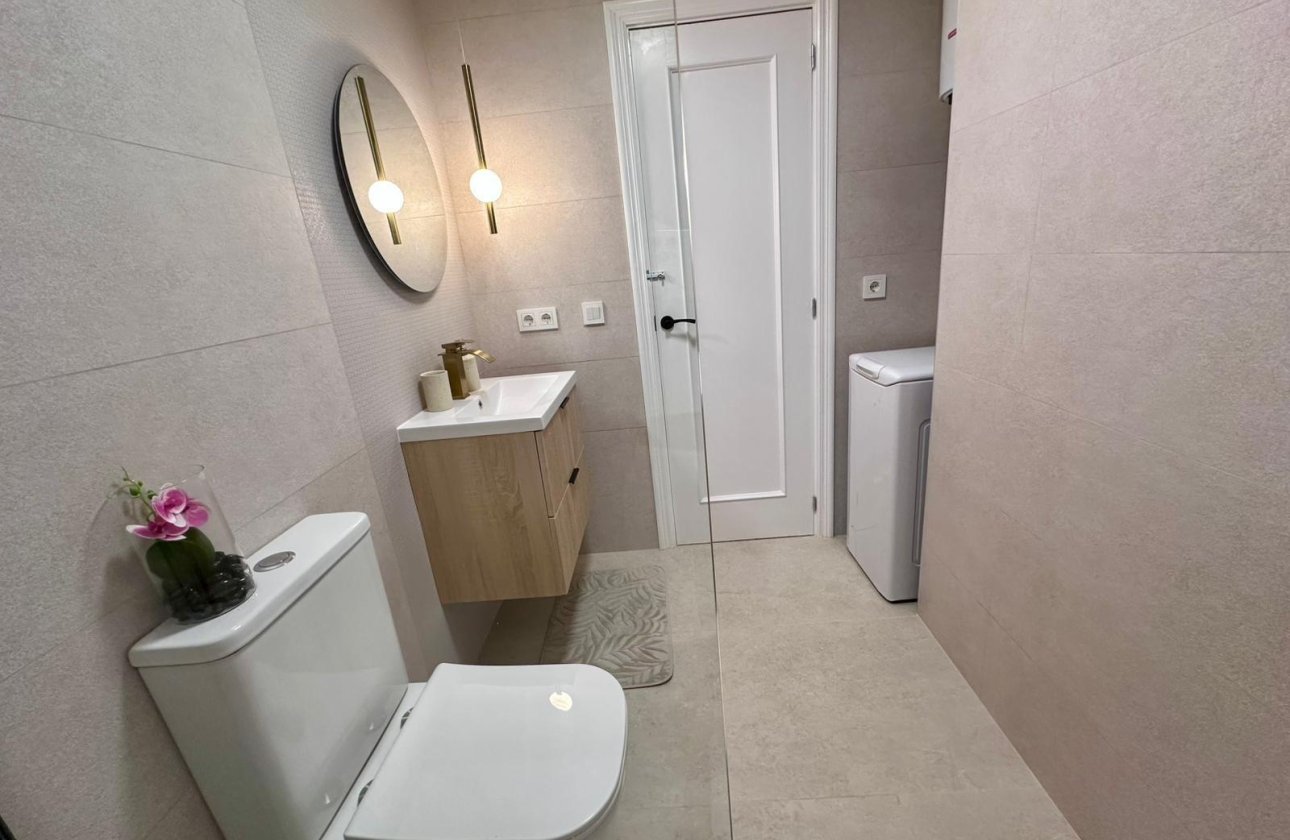Herverkoop - Appartement -
Torrevieja - Estacion De Autobuses