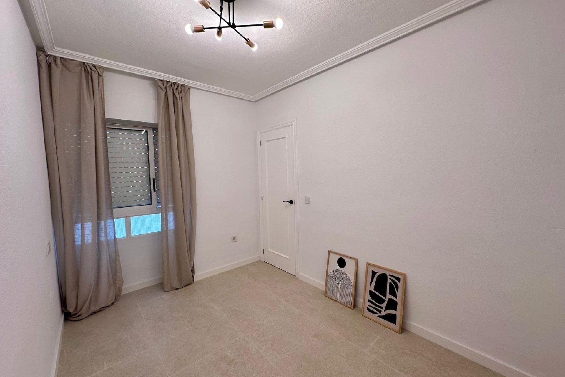 Herverkoop - Appartement -
Torrevieja - Estacion De Autobuses