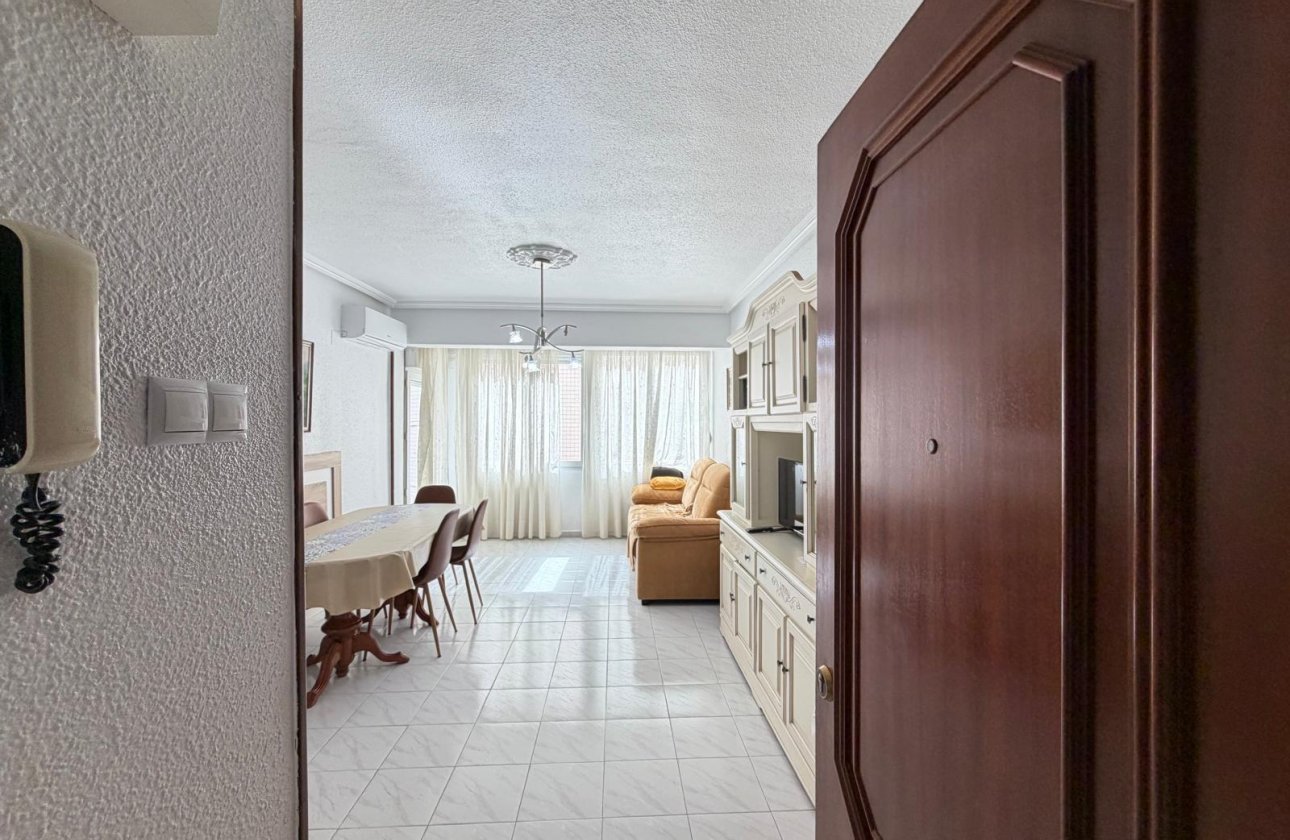 Herverkoop - Appartement -
Torrevieja - Estacion De Autobuses