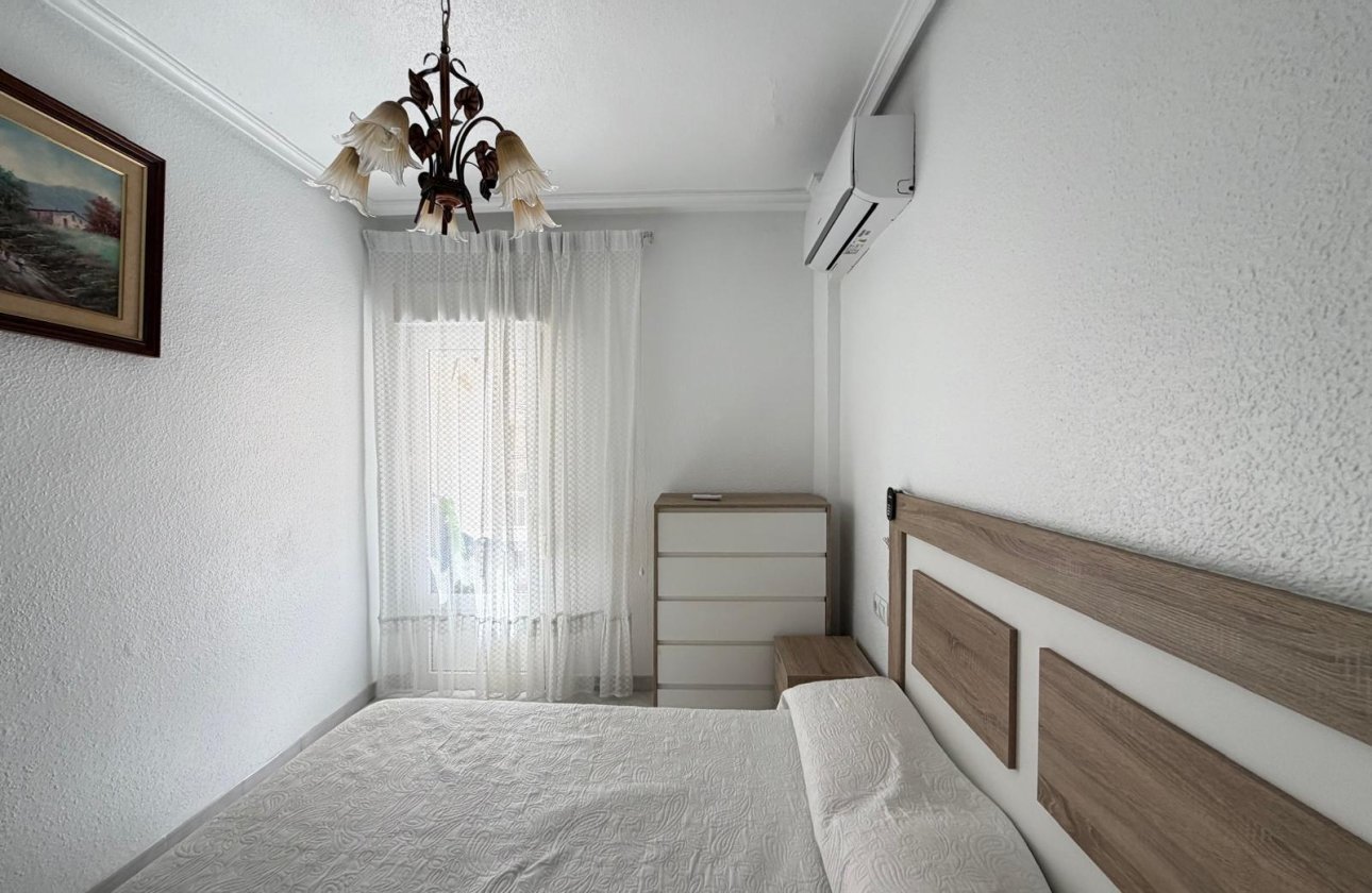Herverkoop - Appartement -
Torrevieja - Estacion De Autobuses