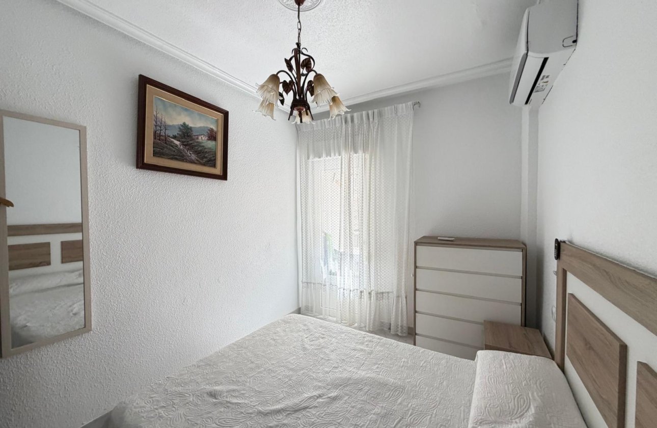 Herverkoop - Appartement -
Torrevieja - Estacion De Autobuses