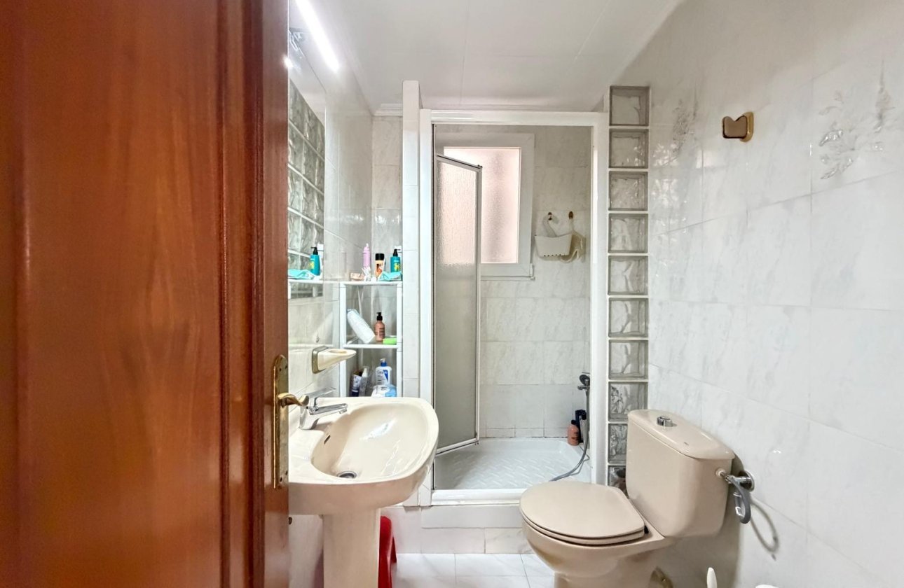 Herverkoop - Appartement -
Torrevieja - Estacion De Autobuses