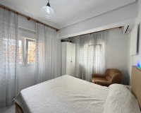 Herverkoop - Appartement -
Torrevieja - Estacion De Autobuses
