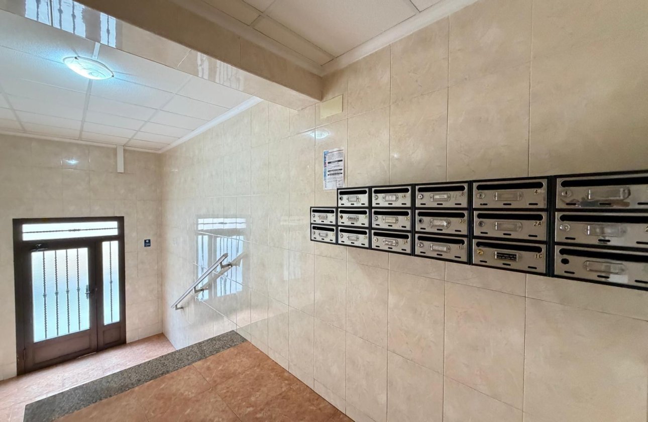 Herverkoop - Appartement -
Torrevieja - Estacion De Autobuses
