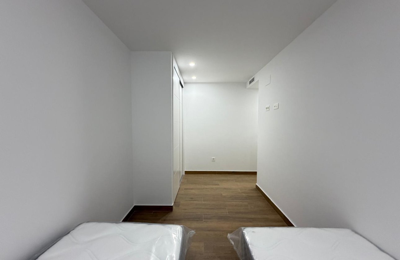 Herverkoop - Appartement -
Torrevieja - Estacion De Autobuses
