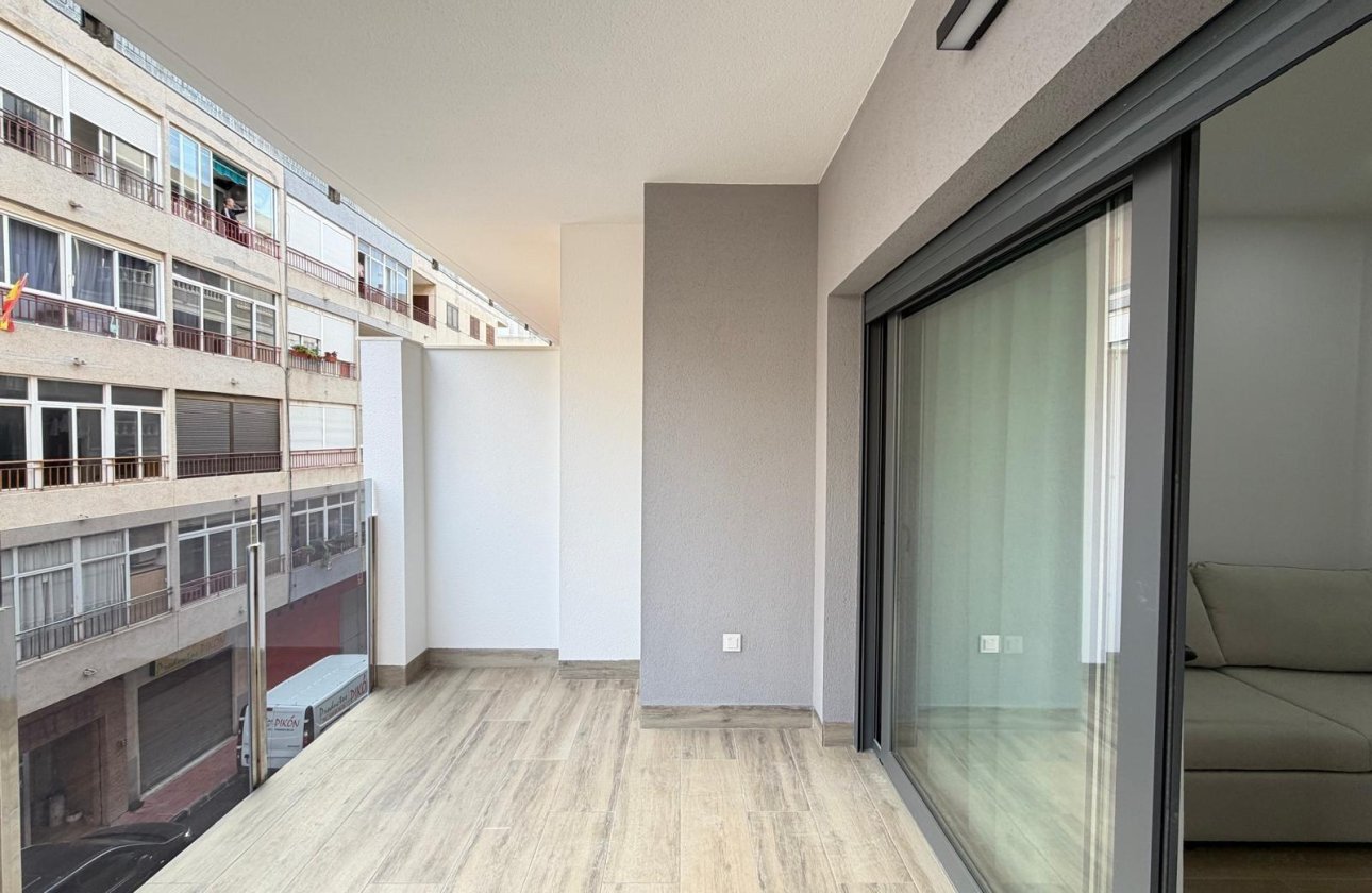 Herverkoop - Appartement -
Torrevieja - Estacion De Autobuses