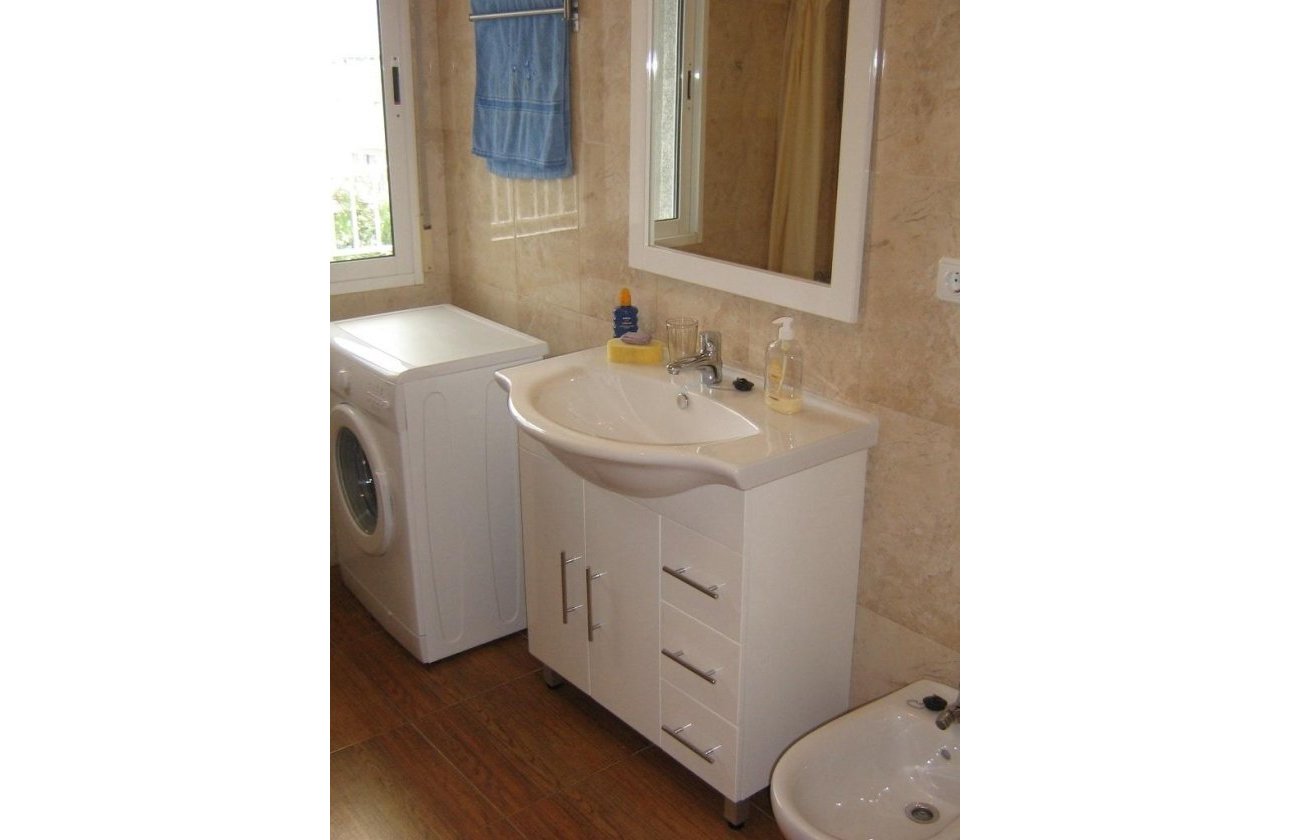 Herverkoop - Appartement -
Torrevieja - Estacion De Autobuses