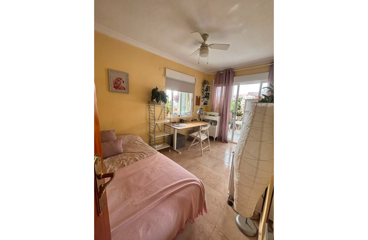 Herverkoop - Appartement -
Torrevieja - Estacion De Autobuses