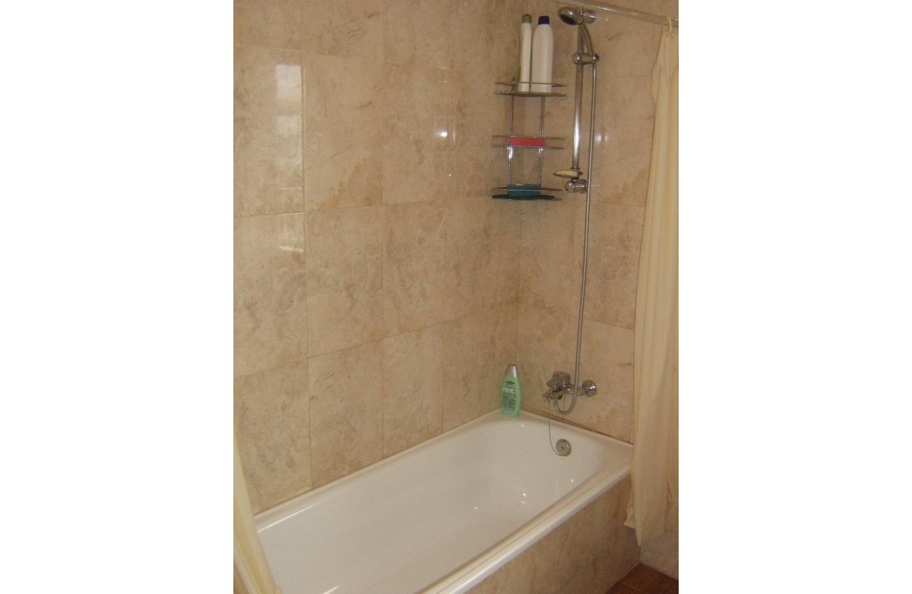 Herverkoop - Appartement -
Torrevieja - Estacion De Autobuses