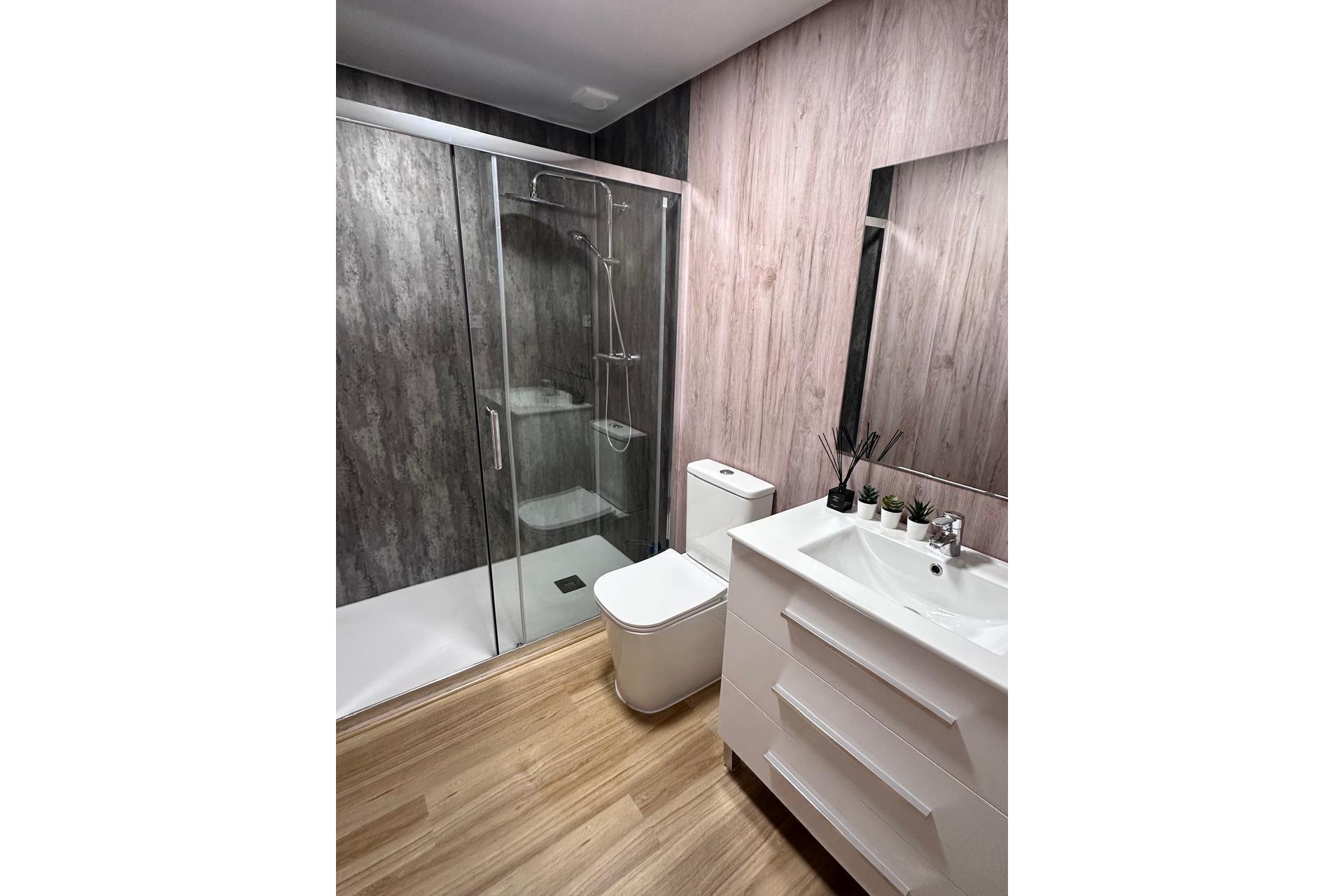 Herverkoop - Appartement -
Torrevieja - Estacion De Autobuses