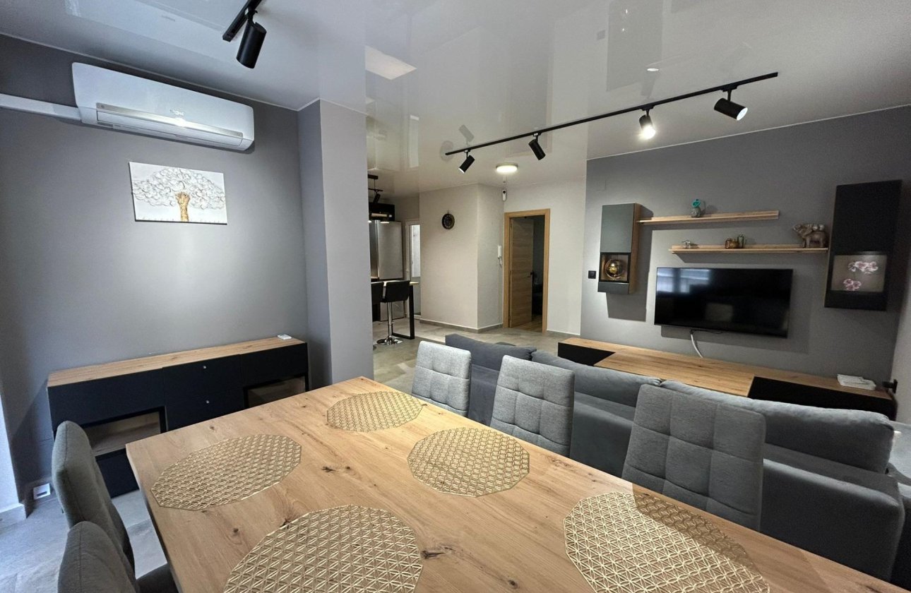 Herverkoop - Appartement -
Torrevieja - Estacion De Autobuses