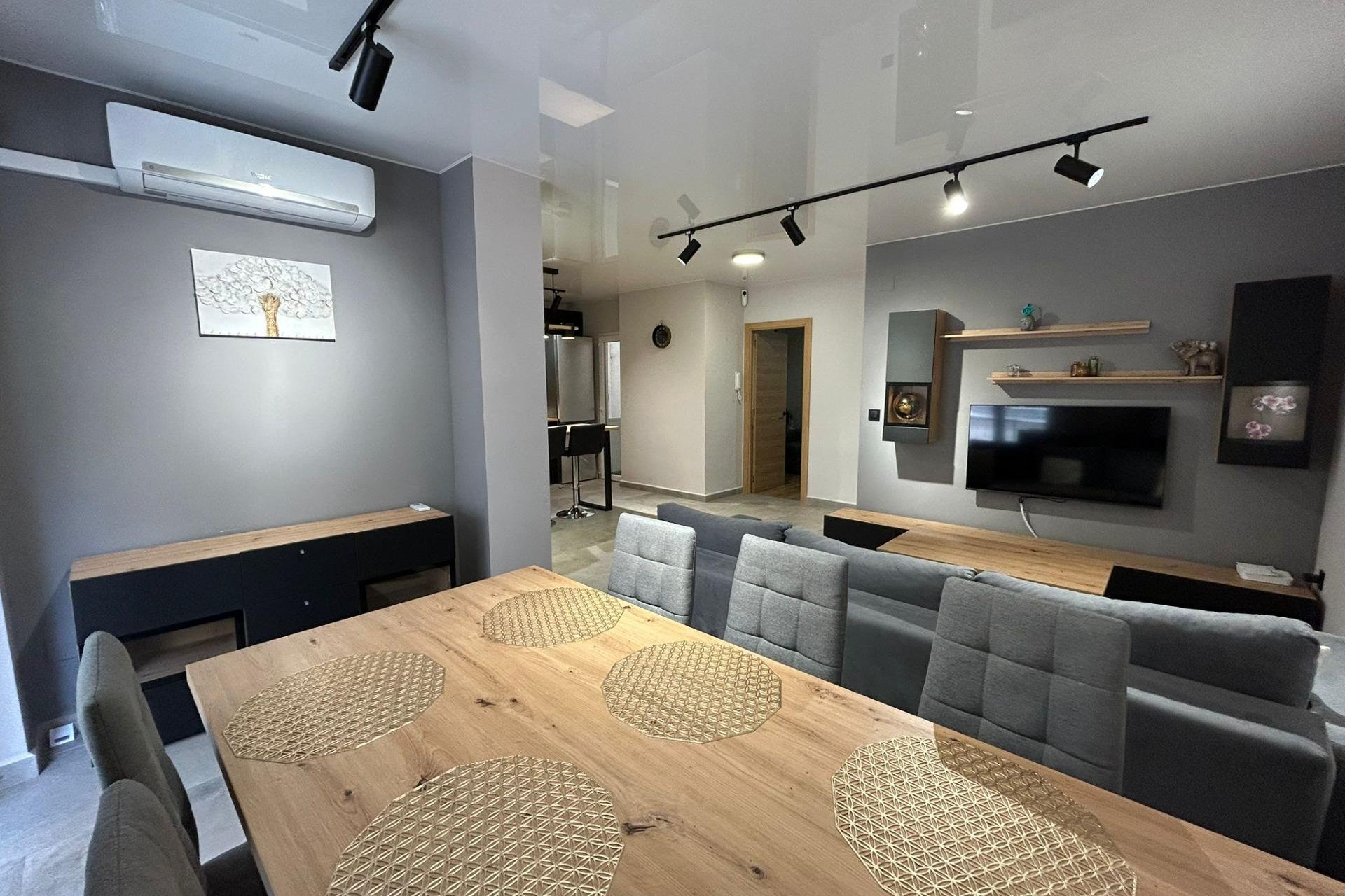 Herverkoop - Appartement -
Torrevieja - Estacion De Autobuses